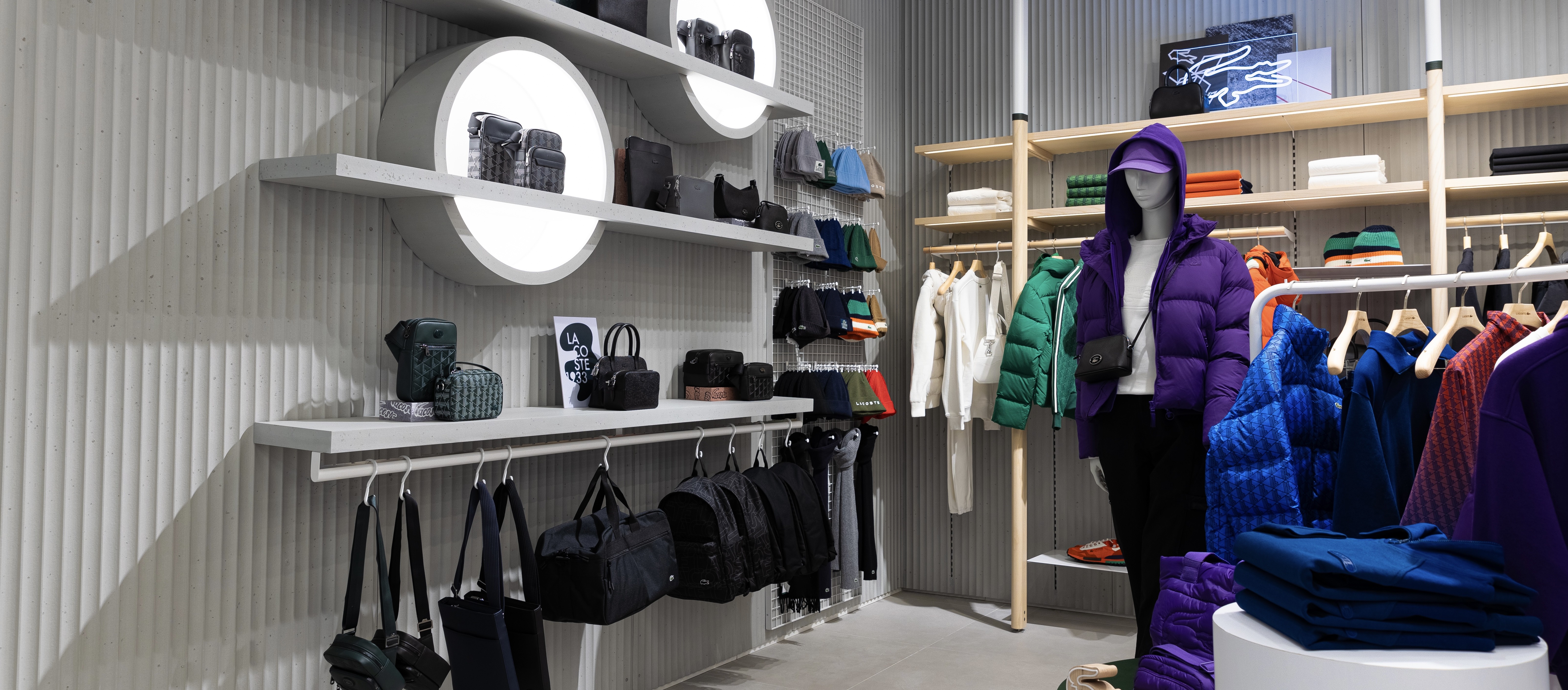 EssentaiMall